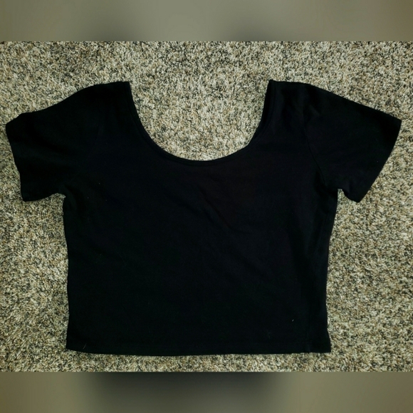 Miami Style | Fitted Crop Top with U-Neckline - Picture 1 of 5